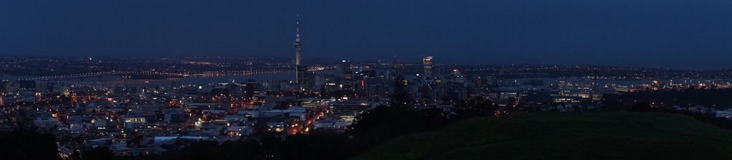 Auckland bei Nacht