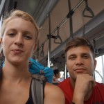 Im Bus zum Flughafen nach Singapur (bevor unsere Tasche verloren ging)